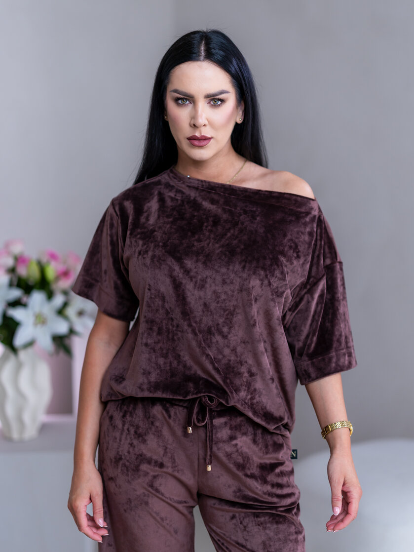 TRIČKO “MELANIE” S LODIČKOVÝM VÝSTRIHOM