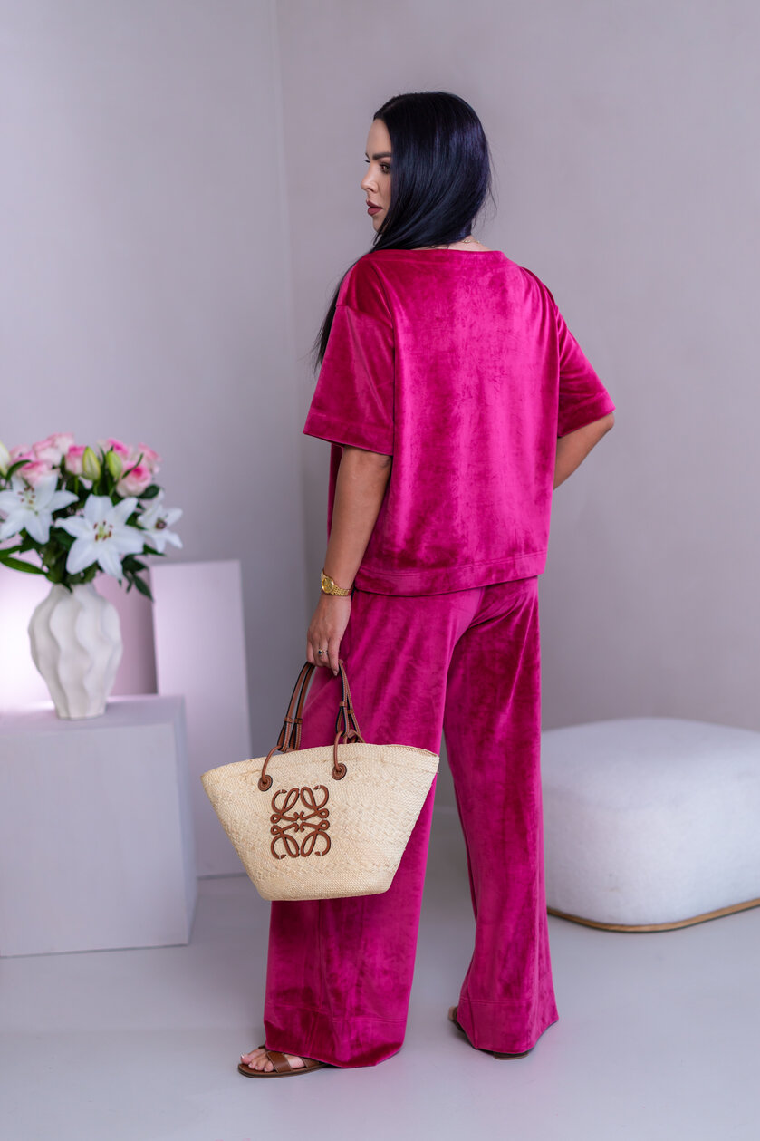 TRIČKO “MELANIE” S LODIČKOVÝM VÝSTRIHOM