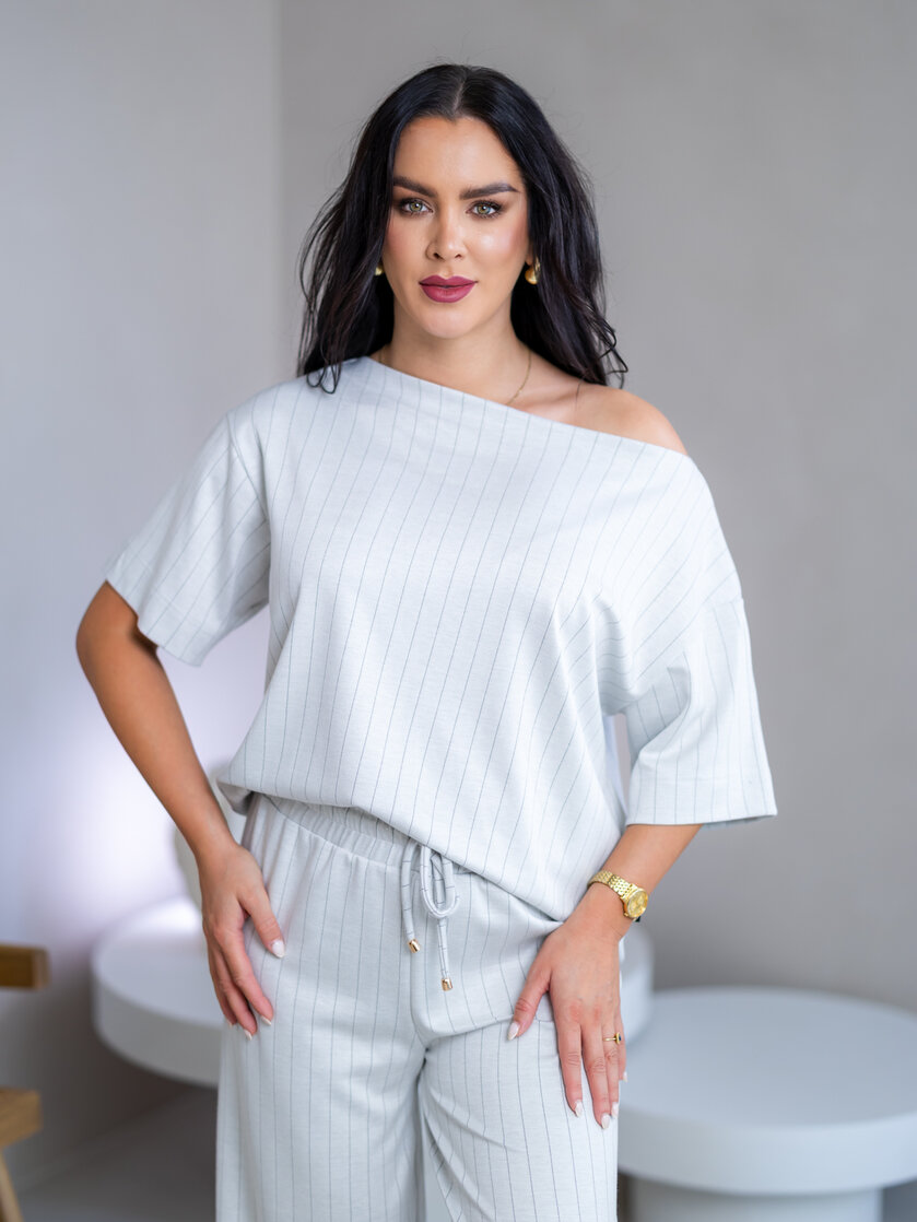 TRIČKO “MELANIE” S LODIČKOVÝM VÝSTRIHOM