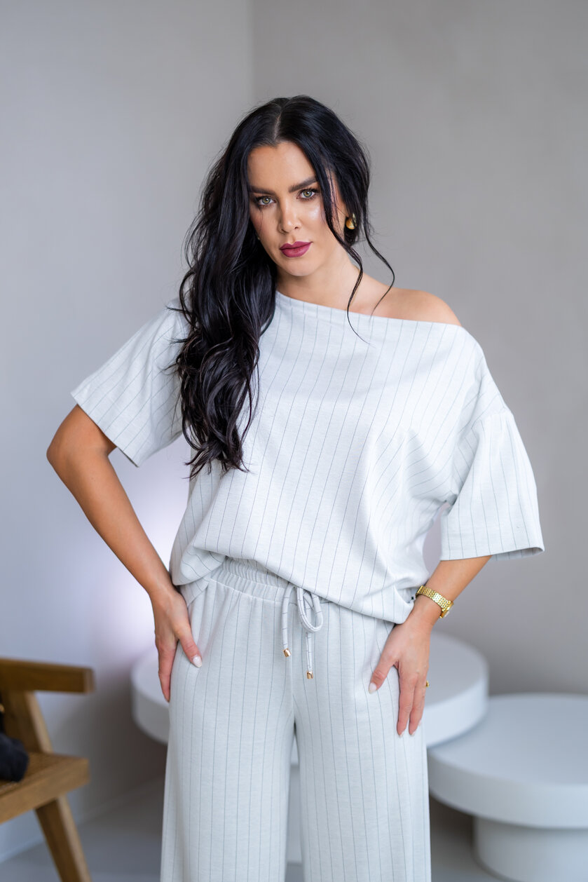 TRIČKO “MELANIE” S LODIČKOVÝM VÝSTRIHOM