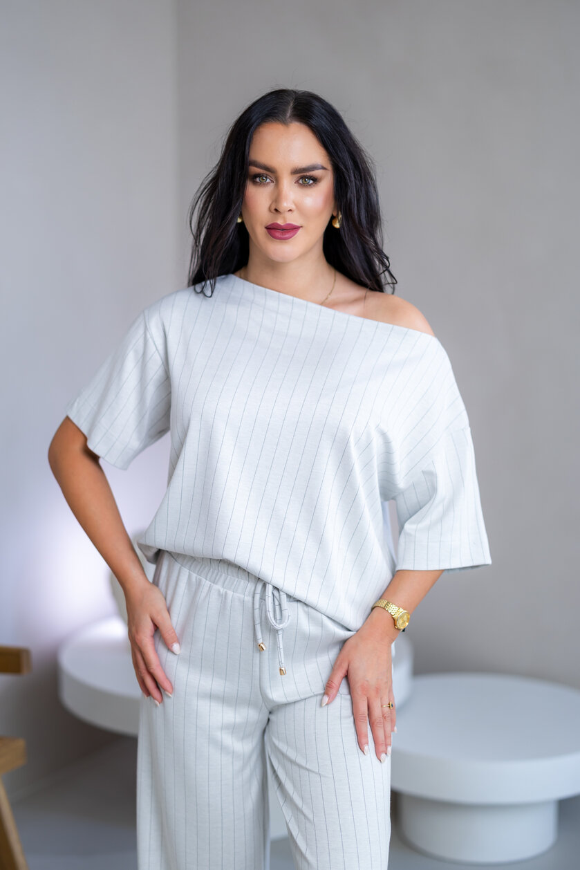 TRIČKO “MELANIE” S LODIČKOVÝM VÝSTRIHOM