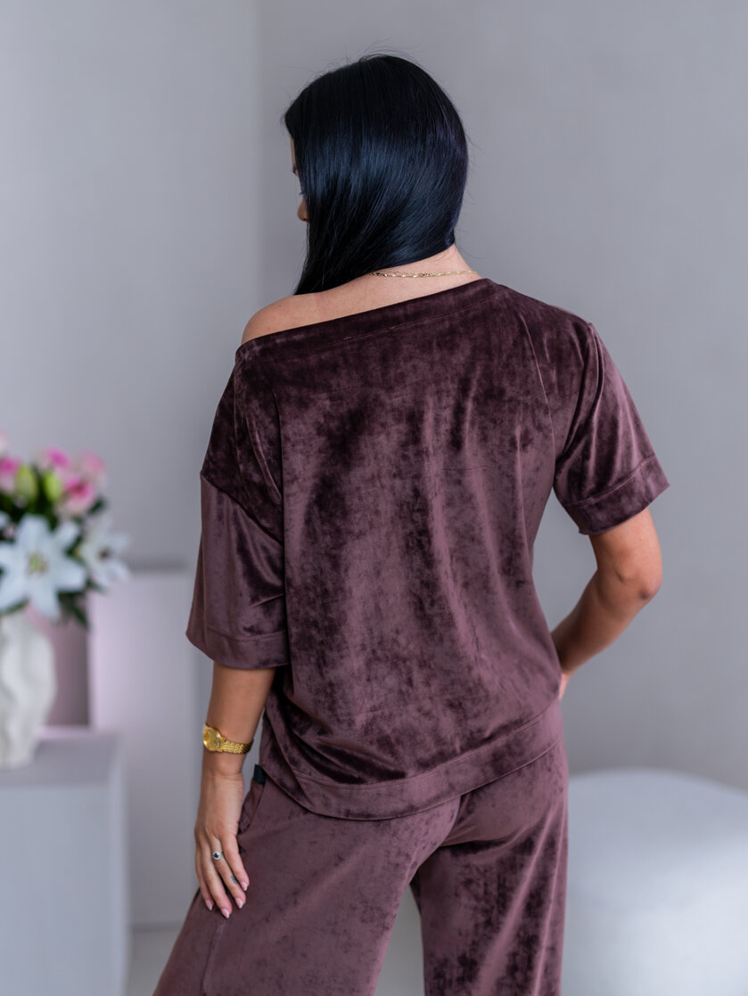 TRIČKO “MELANIE” S LODIČKOVÝM VÝSTRIHOM