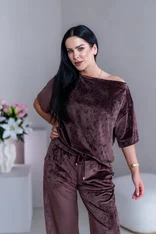 TRIČKO “MELANIE” S LODIČKOVÝM VÝSTRIHOM TRIČKO “MELANIE” S LODIČKOVÝM VÝSTRIHOM