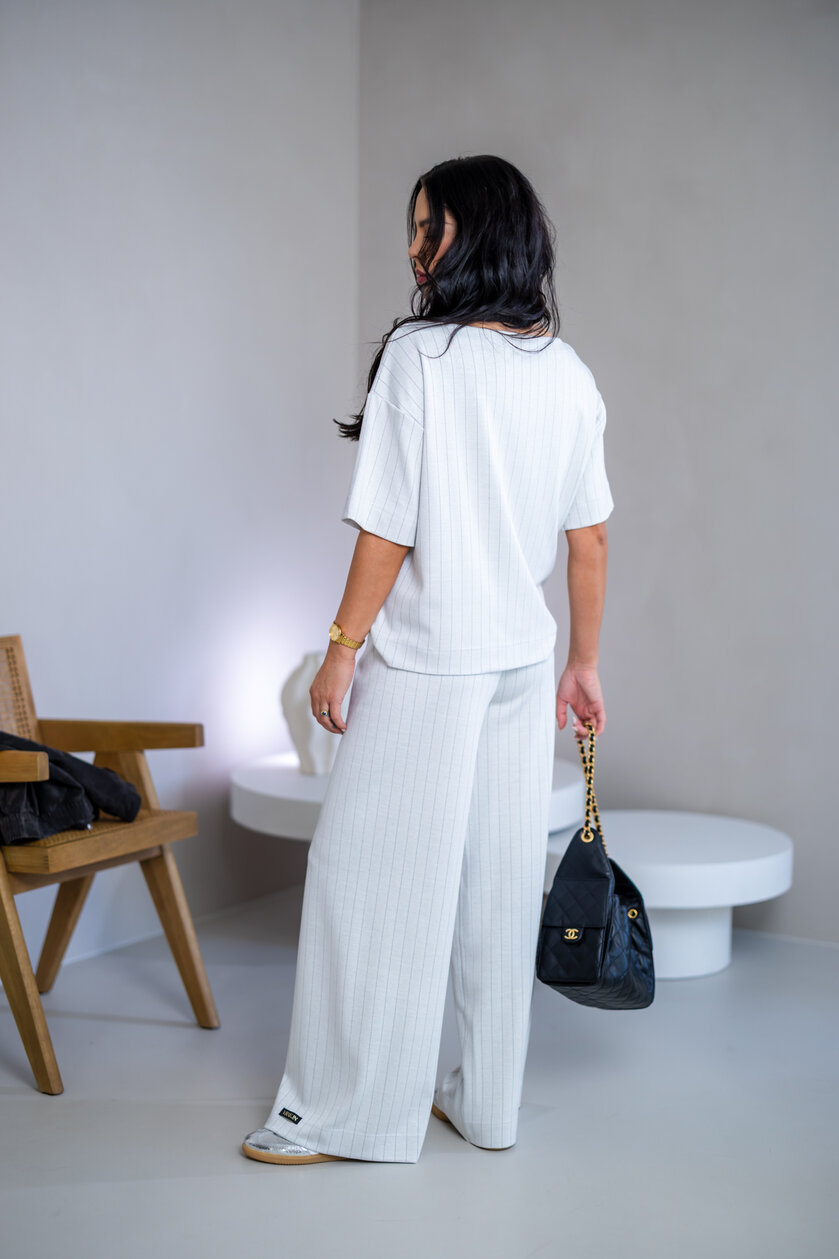 TRIČKO “MELANIE” S LODIČKOVÝM VÝSTRIHOM