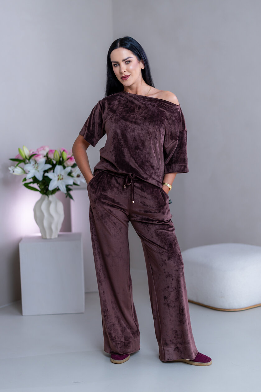 TRIČKO “MELANIE” S LODIČKOVÝM VÝSTRIHOM