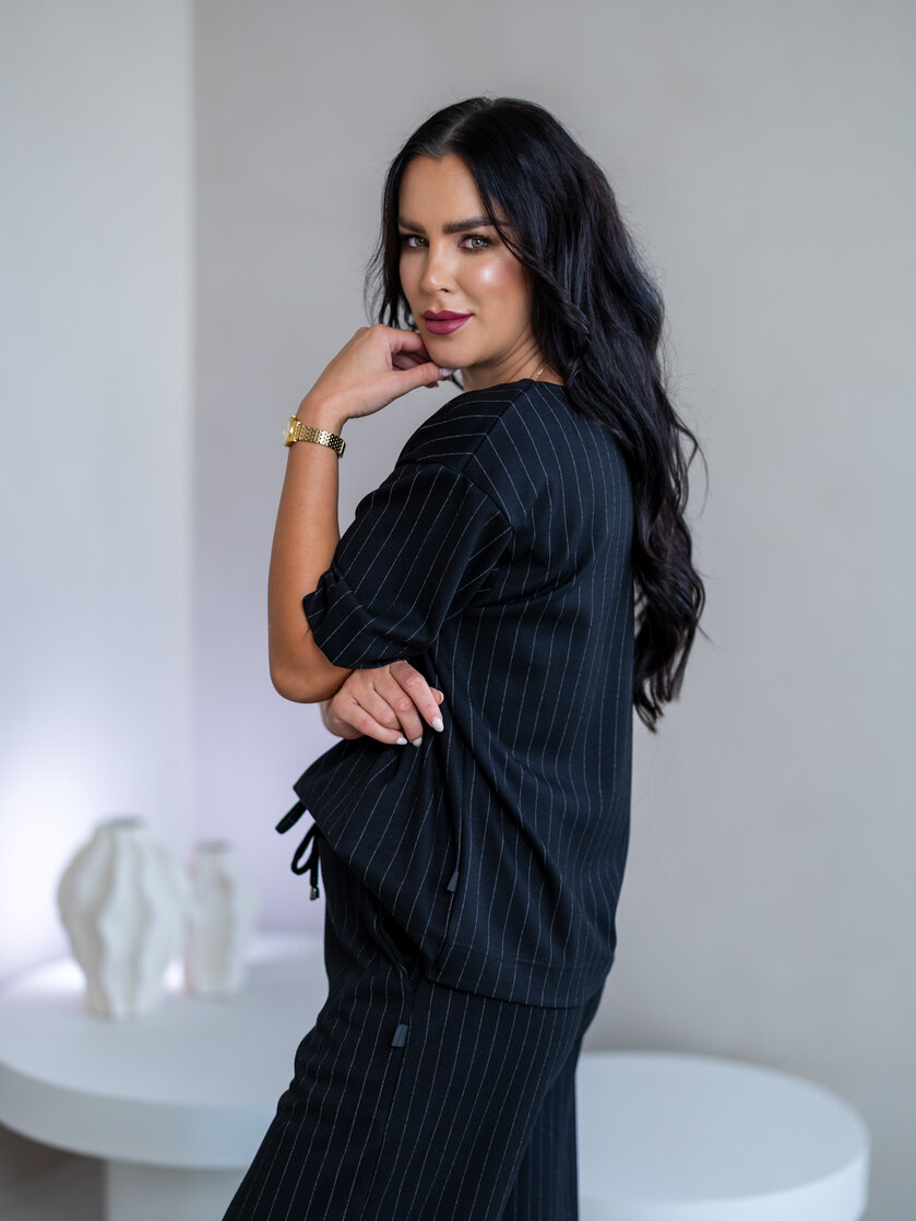 TRIČKO “MELANIE” S LODIČKOVÝM VÝSTRIHOM