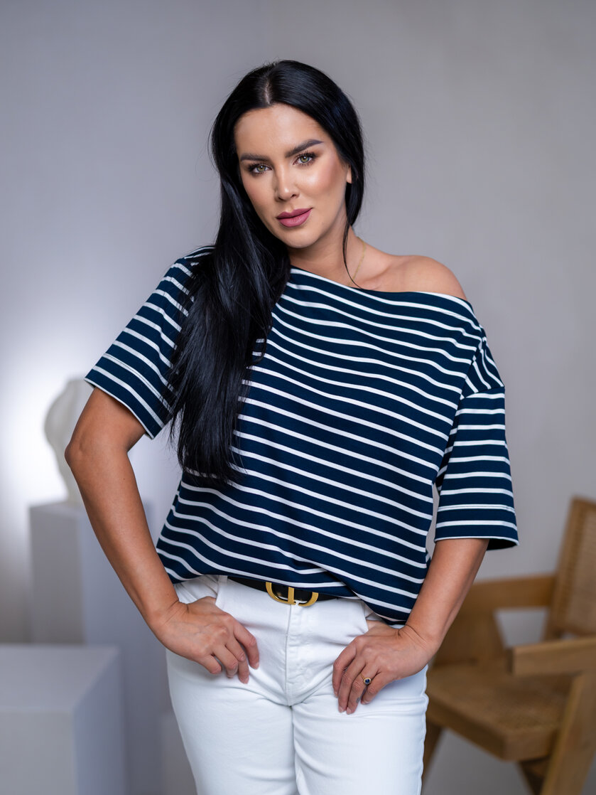 TRIČKO “MELANIE” S LODIČKOVÝM VÝSTRIHOM - PÁSIK