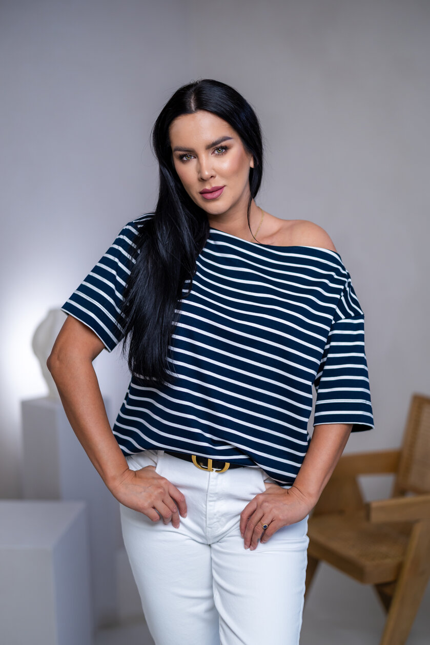 TRIČKO “MELANIE” S LODIČKOVÝM VÝSTRIHOM - PÁSIK