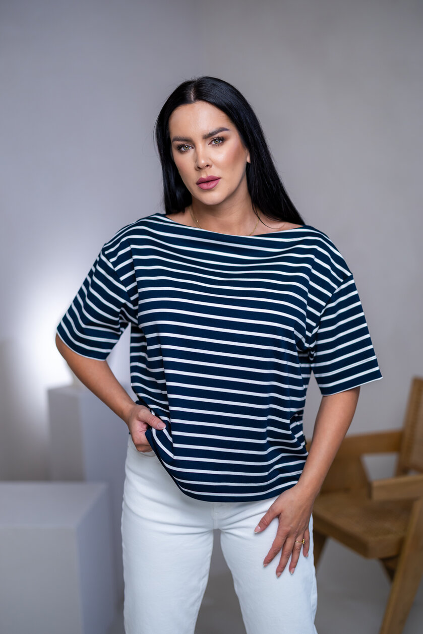 TRIČKO “MELANIE” S LODIČKOVÝM VÝSTRIHOM - PÁSIK