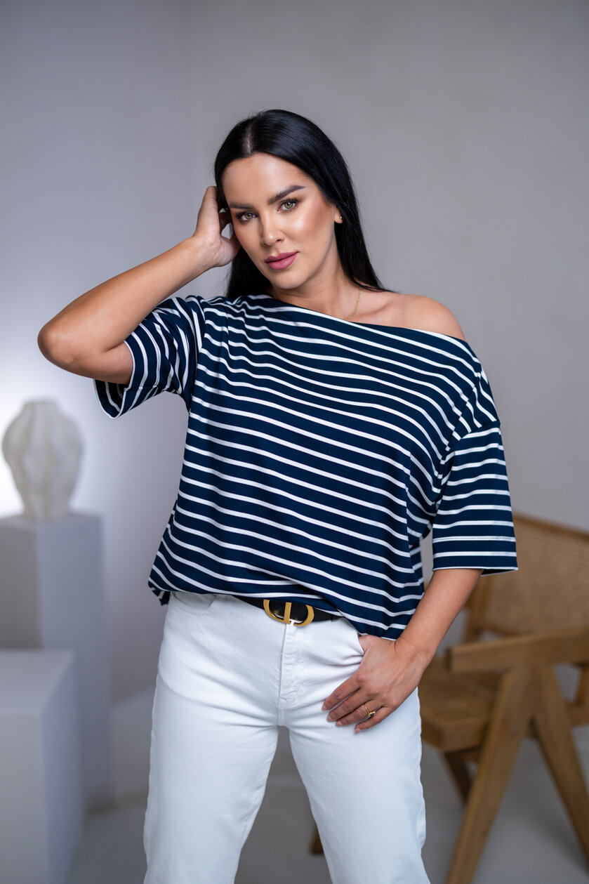 TRIČKO “MELANIE” S LODIČKOVÝM VÝSTRIHOM - PÁSIK