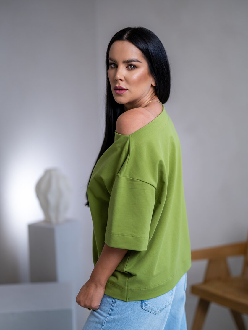 TRIČKO “MELANIE” S LODIČKOVÝM VÝSTRIHOM - TEPLÁKOVINA