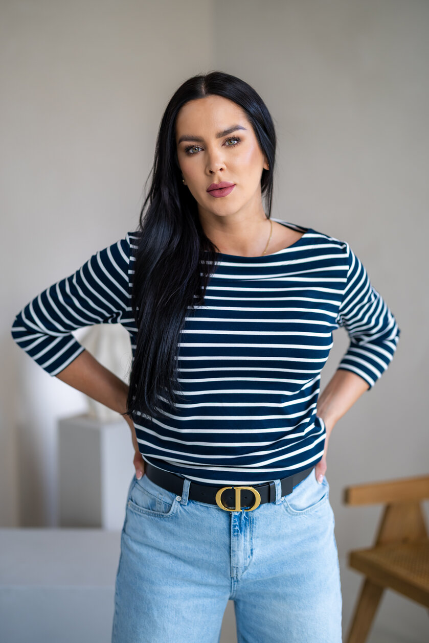 TRIČKO “VANDA” S LODIČKOVÝM VÝSTRIHOM - PÁSIK