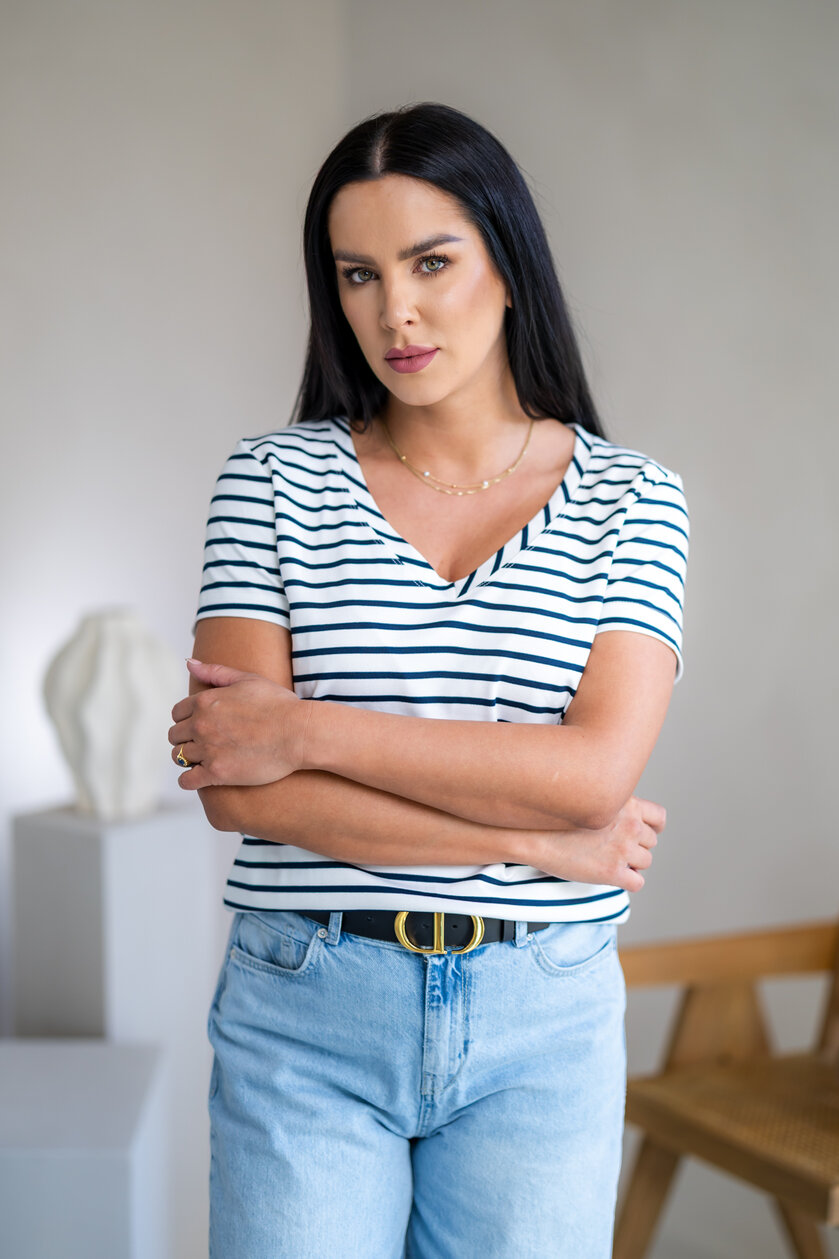 TRIČKO “VANDA” S VÉČKOVÝM VÝSTRIHOM - PÁSIK