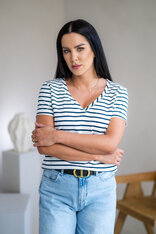 TRIČKO “VANDA” S VÉČKOVÝM VÝSTRIHOM - PÁSIK