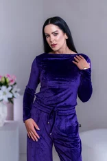 TRIČKO “VERONIKA“ - LODIČKOVÝ VÝSTRIH TRIČKO “VERONIKA“ - LODIČKOVÝ VÝSTRIH