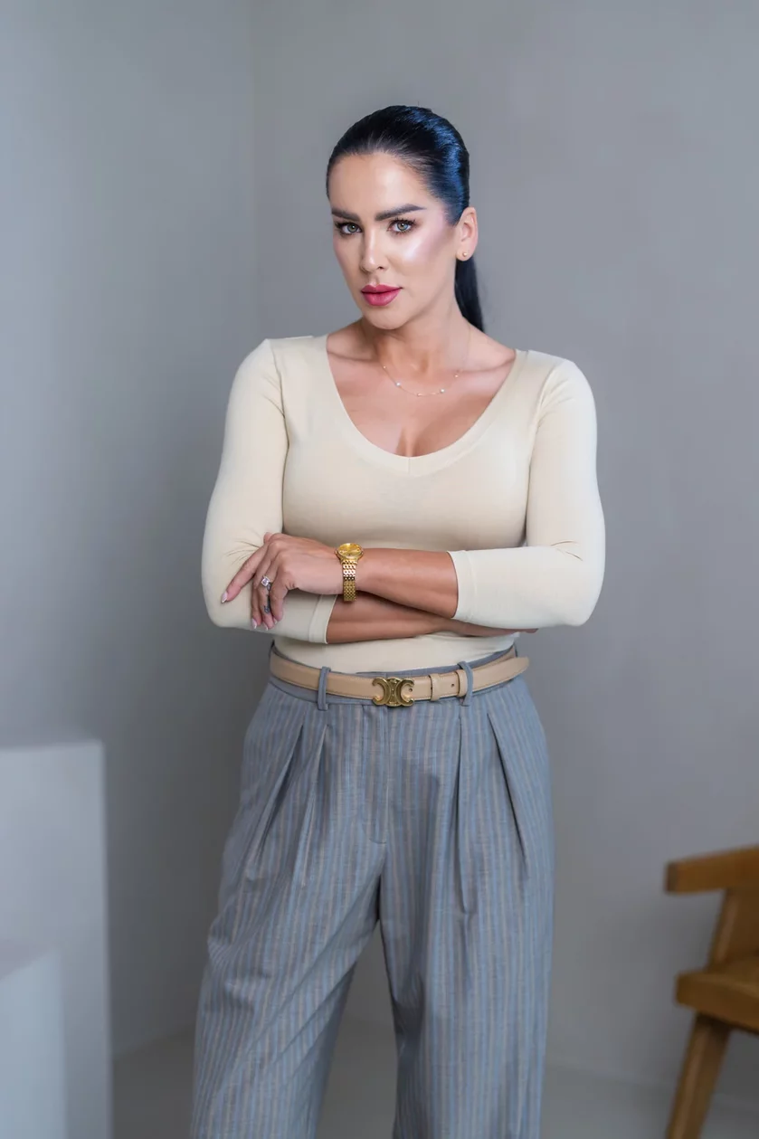 TRIČKO “VERONIKA“ - VEĽKÝ VÉČKOVÝ VÝSTRIH TRIČKO “VERONIKA“ - VEĽKÝ VÉČKOVÝ VÝSTRIH