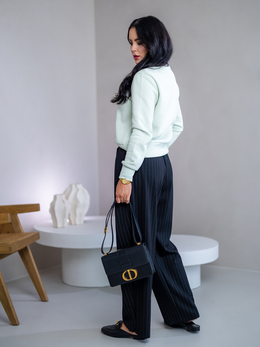 ZÁKLADNÁ MIKINA “BIANCA” - ETIKETA NA PRSIACH