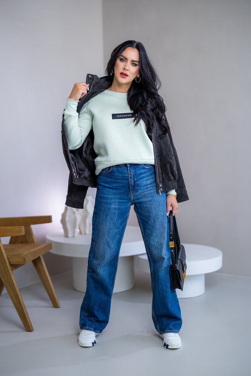 ZÁKLADNÁ MIKINA “BIANCA” - ETIKETA NA PRSIACH