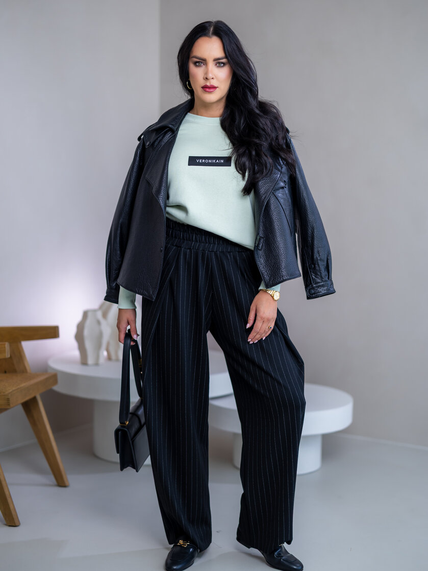 ZÁKLADNÁ MIKINA “BIANCA” - ETIKETA NA PRSIACH