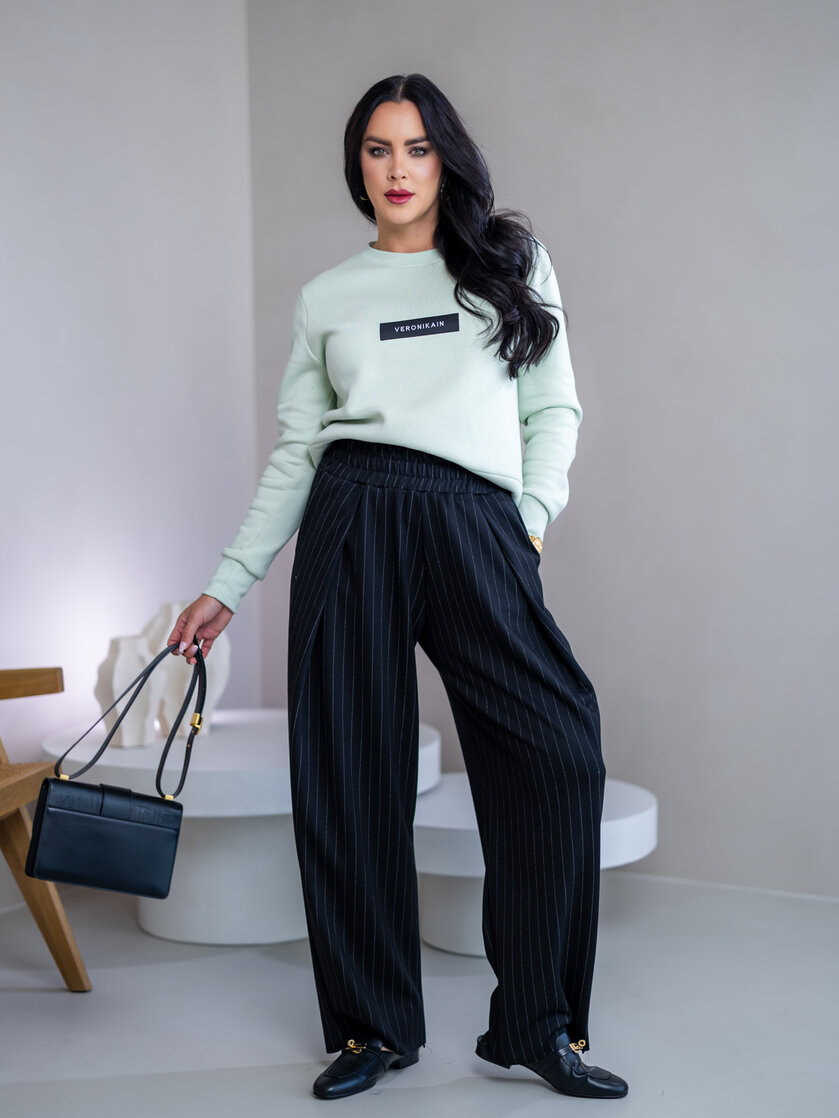 ZÁKLADNÁ MIKINA “BIANCA” - ETIKETA NA PRSIACH