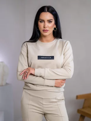 ZÁKLADNÁ MIKINA “BIANCA” S ETIKETOU NA PRSIACH