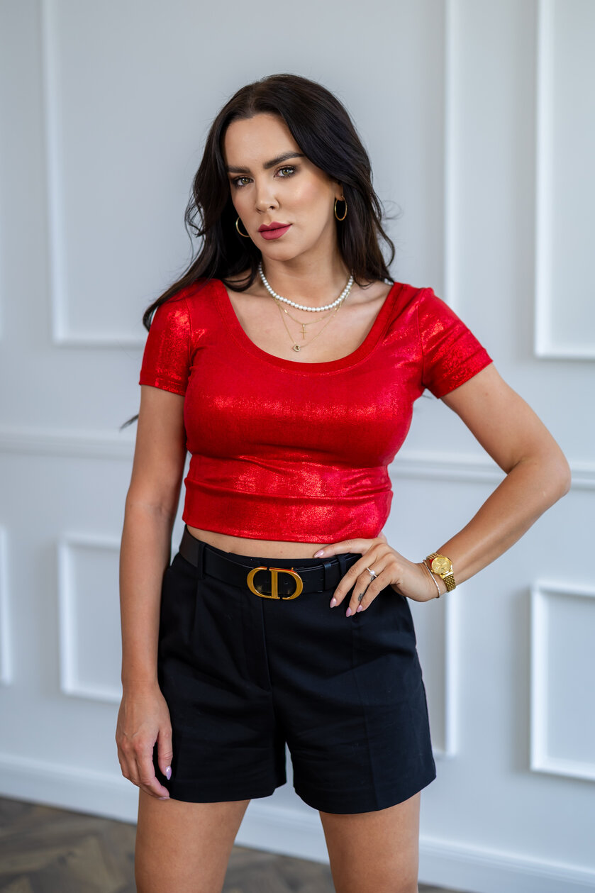 ZÁKLADNÝ CROP TOP - VÝSTRIH VPREDU AJ NA CHRBÁTE